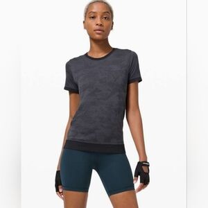 LULULEMON Swiftly Breathe Short Sleeve Camo Vented Camo Black / Asphalt Grey
